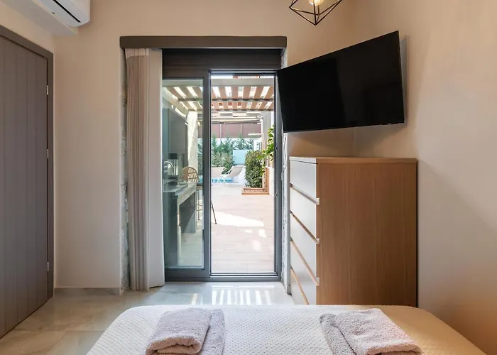 Domenica Diamond Villas - Heated Pool